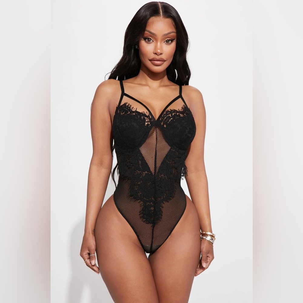 Fashion Nova Wanderlust Lace Bodysuit